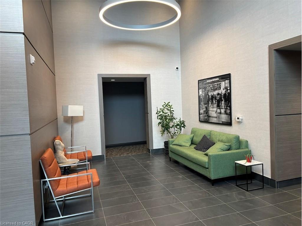 610-50 Kaitting Trail, Oakville, ON - Indoor Photo Showing Other Room