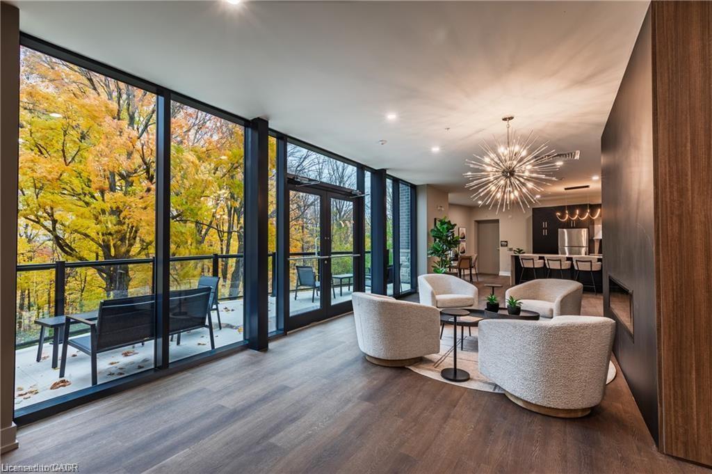 309-1100 Lackner Place, Kitchener, ON - Indoor