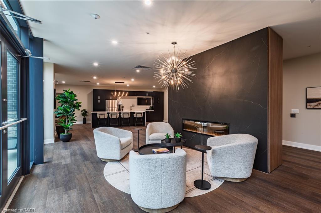 309-1100 Lackner Place, Kitchener, ON - Indoor