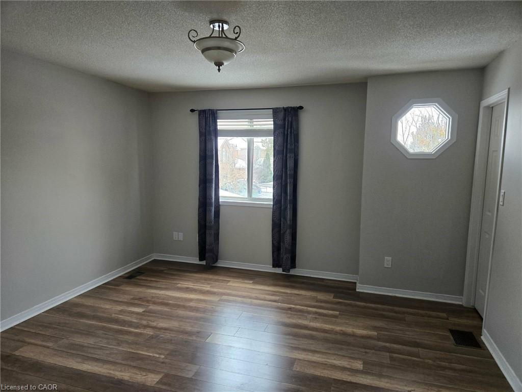 185 Sulmona Drive, Hamilton, ON - Indoor Photo Showing Other Room
