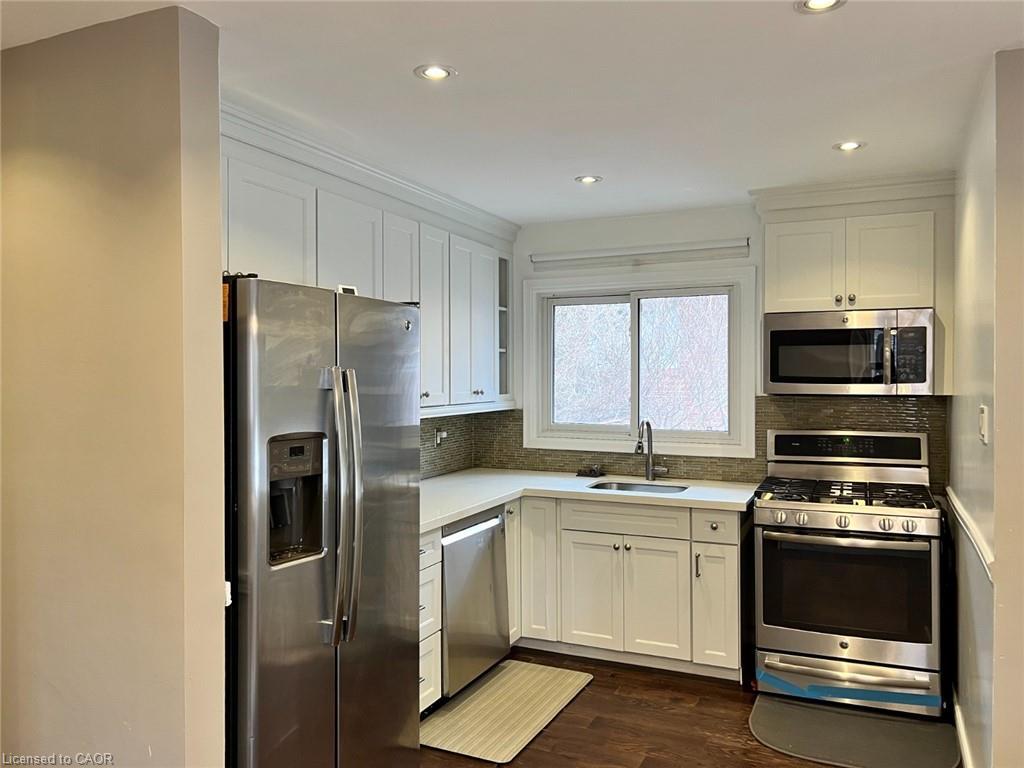 10 Golfhaven Drive, Scarborough, ON - Indoor Photo Showing Kitchen