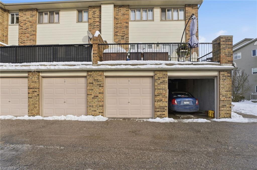 9-21 Wren Court, Tillsonburg, ON - Outdoor