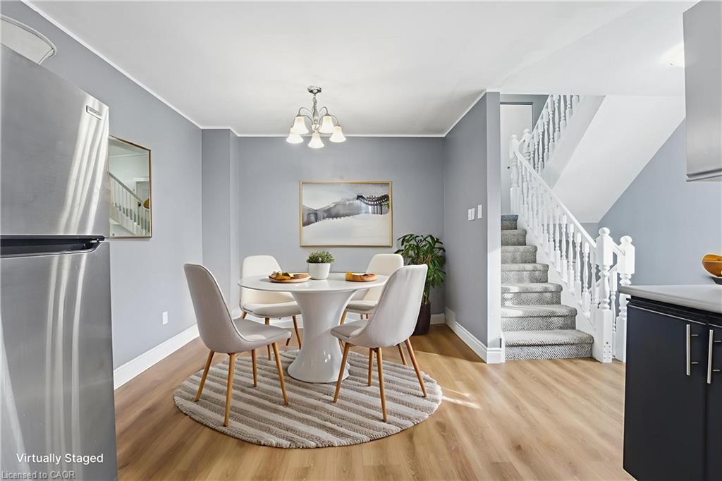 9-21 Wren Court, Tillsonburg, ON - Indoor Photo Showing Dining Room