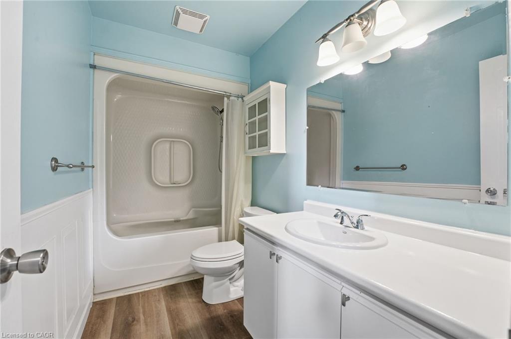 9-21 Wren Court, Tillsonburg, ON - Indoor Photo Showing Bathroom