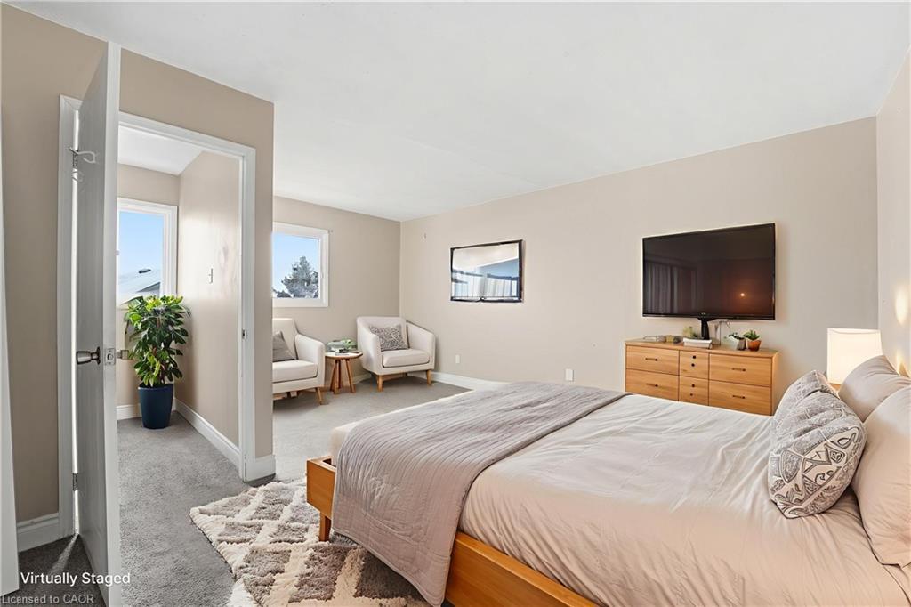 9-21 Wren Court, Tillsonburg, ON - Indoor Photo Showing Bedroom