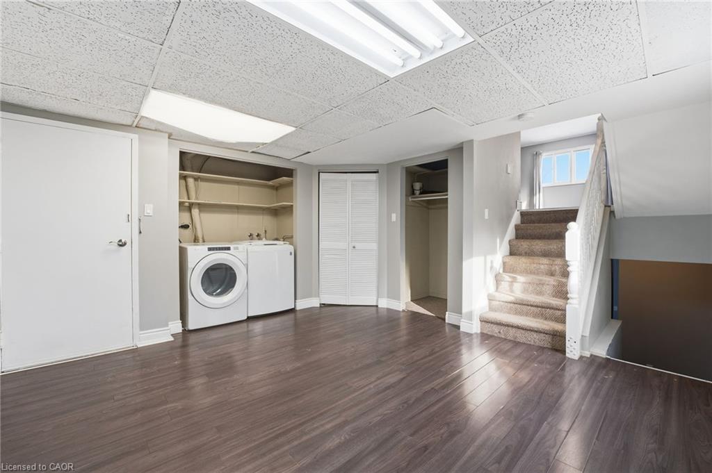 9-21 Wren Court, Tillsonburg, ON - Indoor Photo Showing Laundry Room