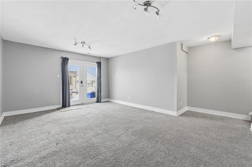 9-21 Wren Court, Tillsonburg, ON - Indoor Photo Showing Other Room