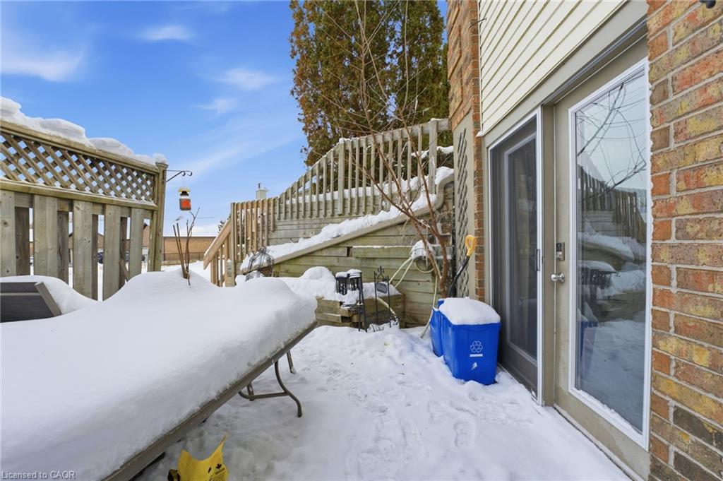 9-21 Wren Court, Tillsonburg, ON - Outdoor With Exterior