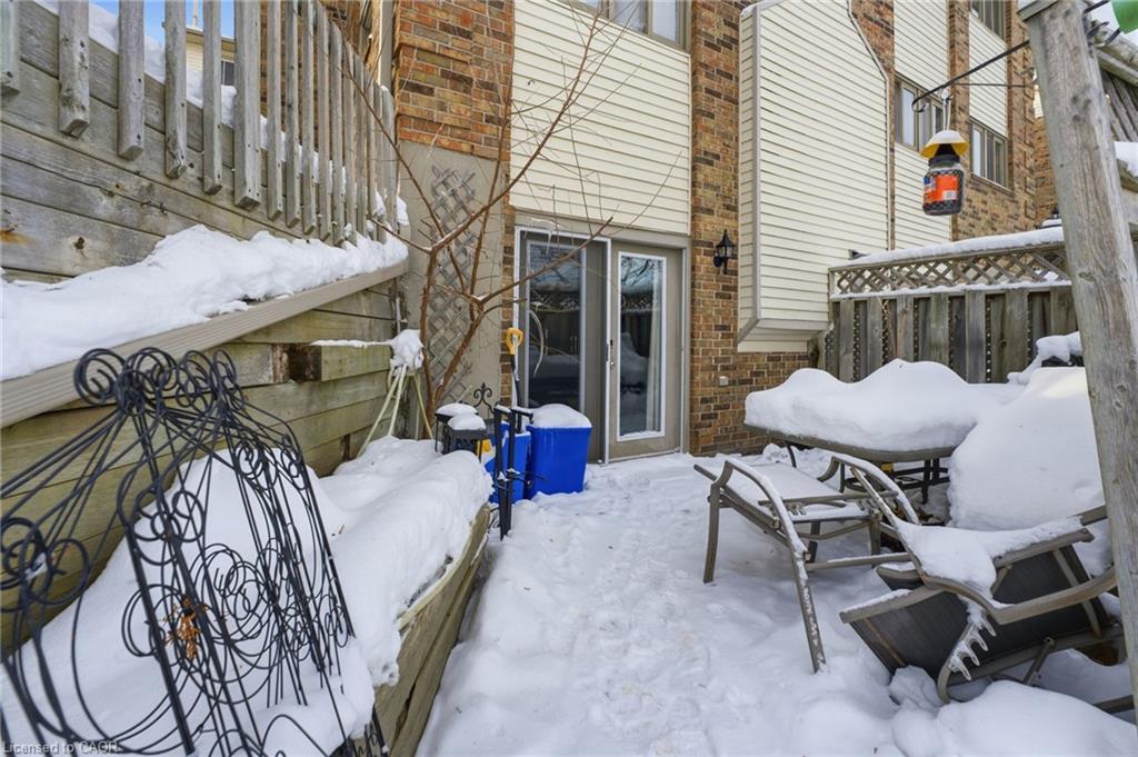 9-21 Wren Court, Tillsonburg, ON - Outdoor