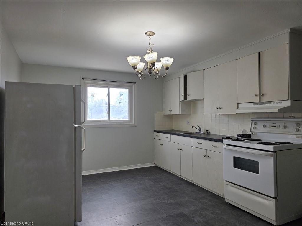 2-362 Grey Street, Brantford, ON - Indoor Photo Showing Kitchen