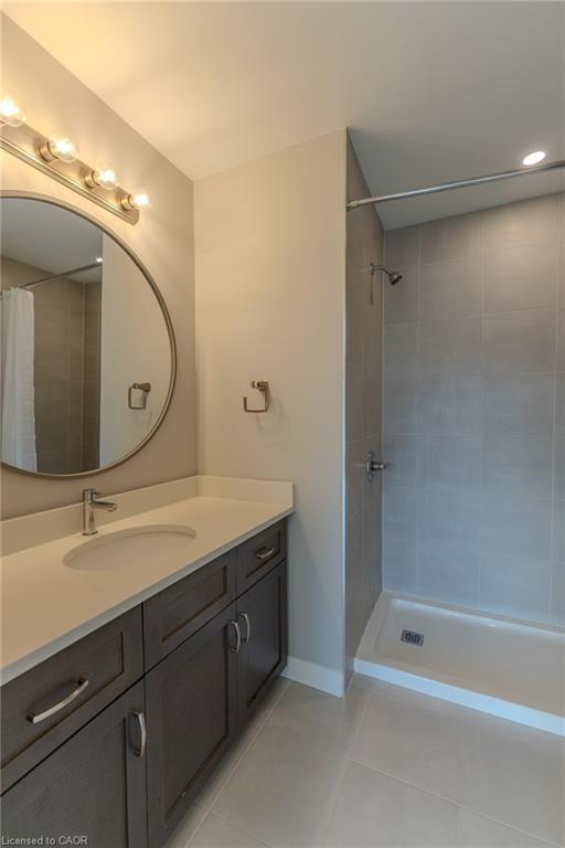 30-720 Grey Street, Brantford, ON - Indoor Photo Showing Bathroom