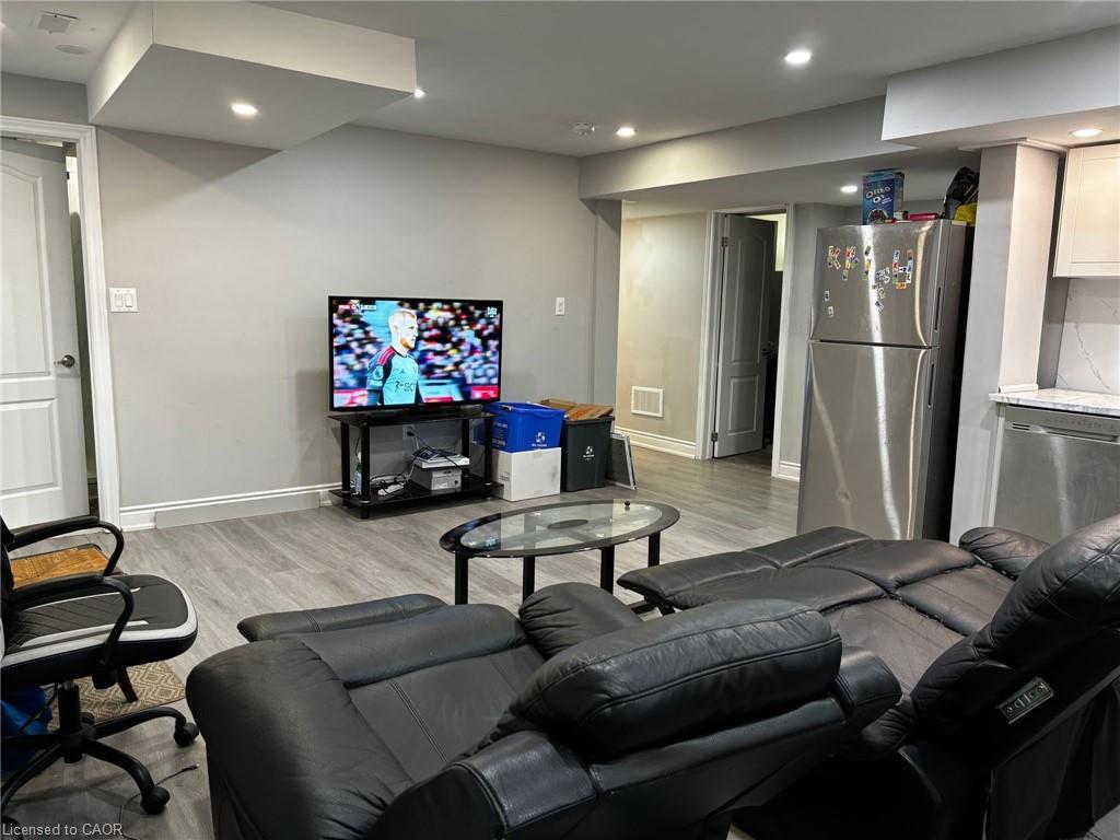 Lower-11 Overholt Drive, Thorold, ON - Indoor