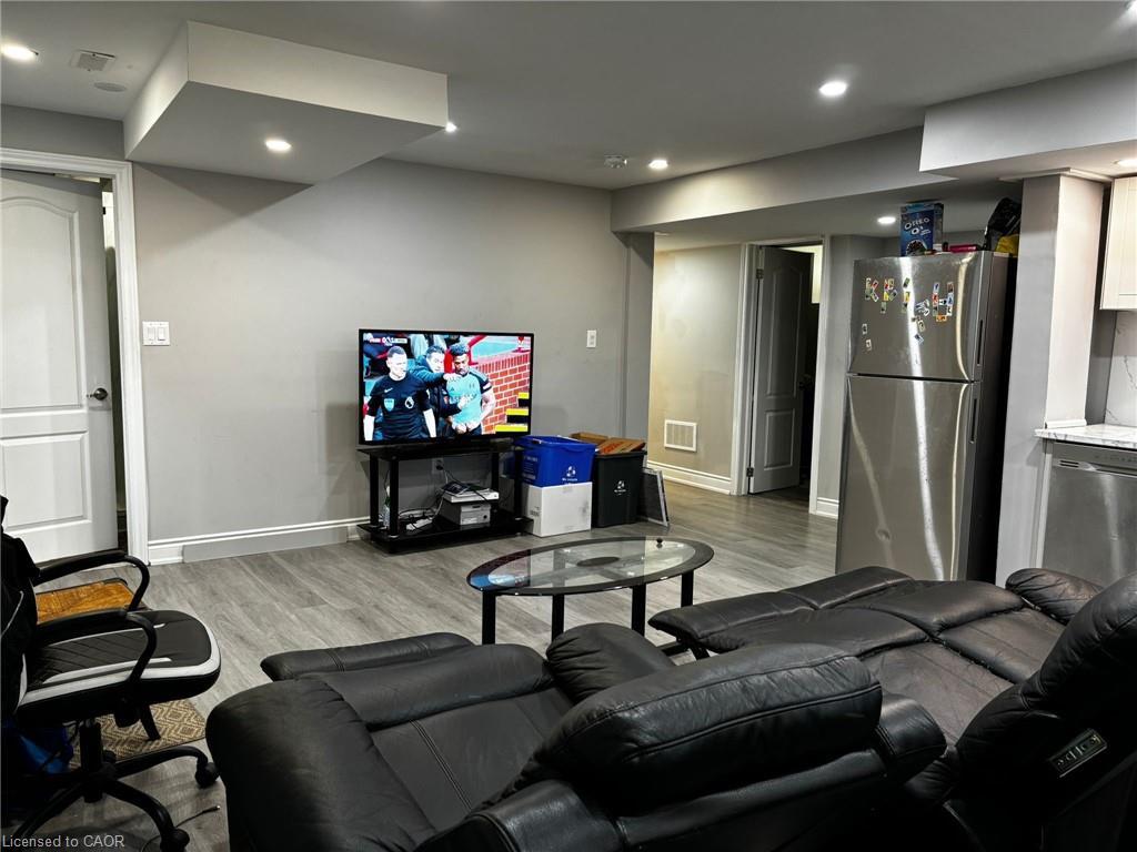 Lower-11 Overholt Drive, Thorold, ON - Indoor Photo Showing Basement