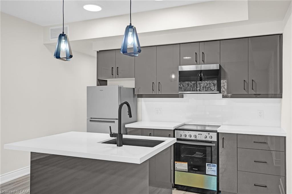 2D-261 King Street E, Hamilton, ON - Indoor Photo Showing Kitchen With Upgraded Kitchen