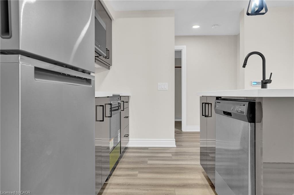 2D-261 King Street E, Hamilton, ON - Indoor Photo Showing Kitchen