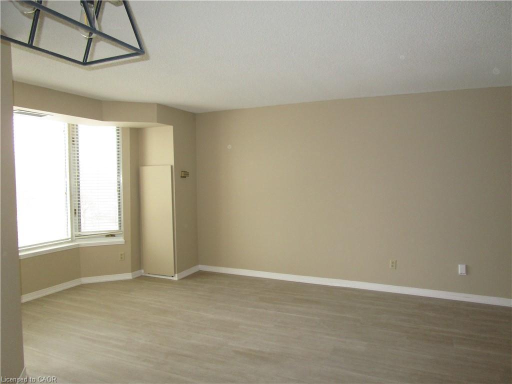 401-180 Limeridge Road W, Hamilton, ON - Indoor Photo Showing Other Room