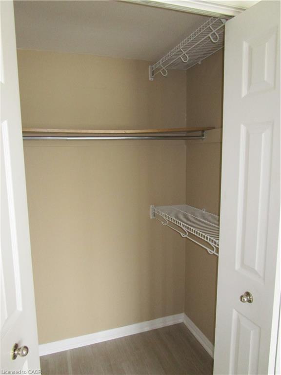 401-180 Limeridge Road W, Hamilton, ON - Indoor With Storage