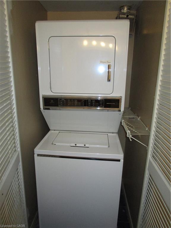 401-180 Limeridge Road W, Hamilton, ON - Indoor Photo Showing Laundry Room