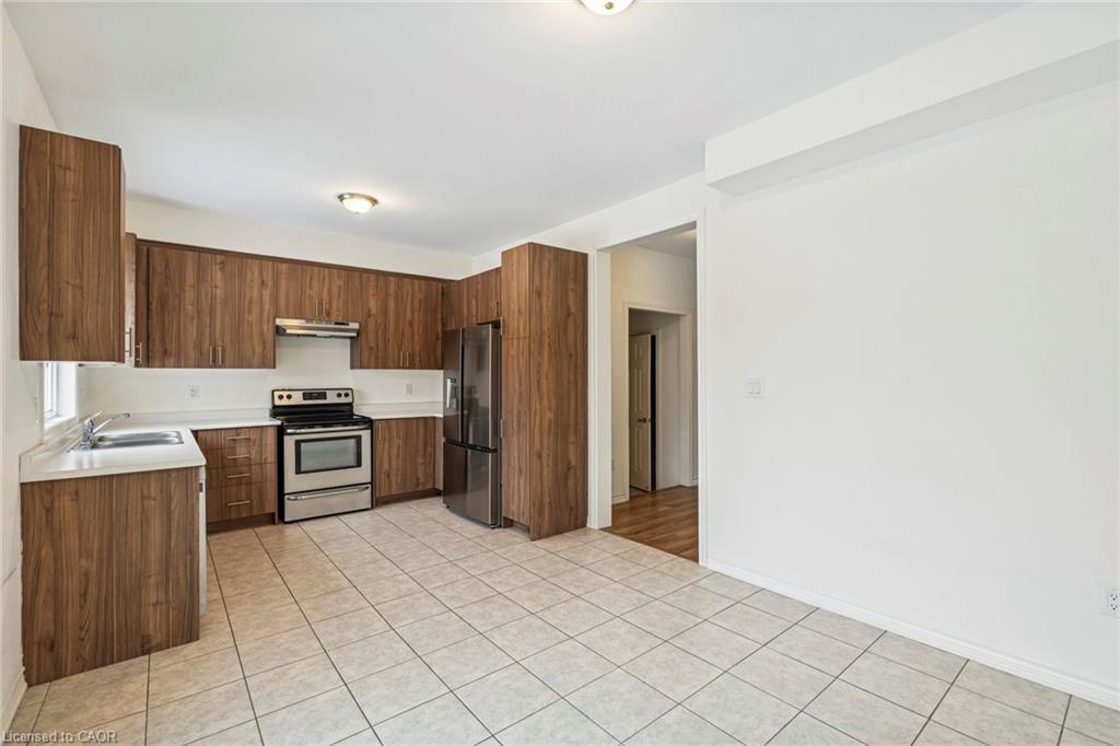 1226 Plato Drive, Fort Erie, ON - Indoor Photo Showing Kitchen