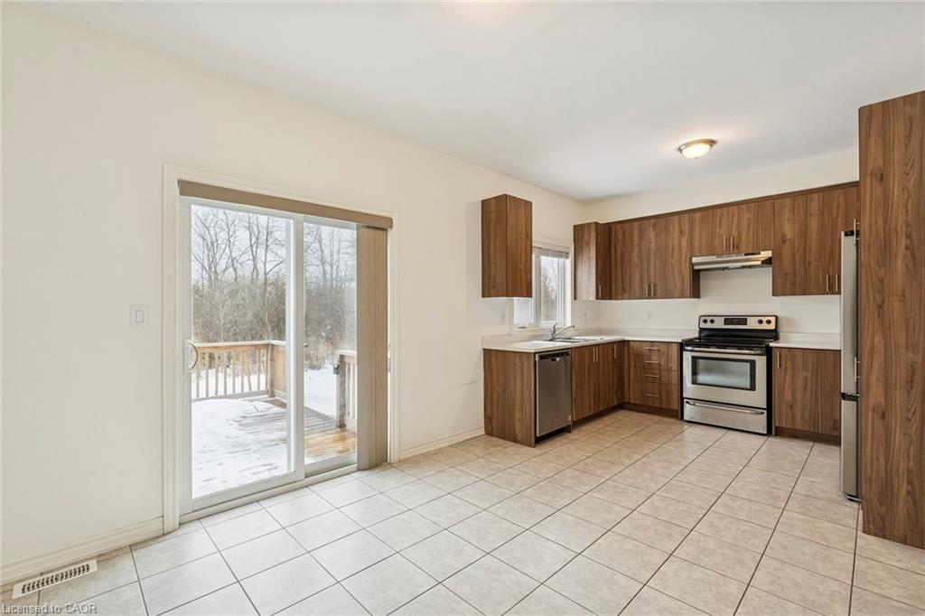 1226 Plato Drive, Fort Erie, ON - Indoor Photo Showing Kitchen