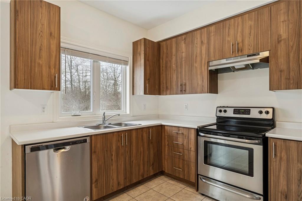 1226 Plato Drive, Fort Erie, ON - Indoor Photo Showing Kitchen With Stainless Steel Kitchen With Double Sink