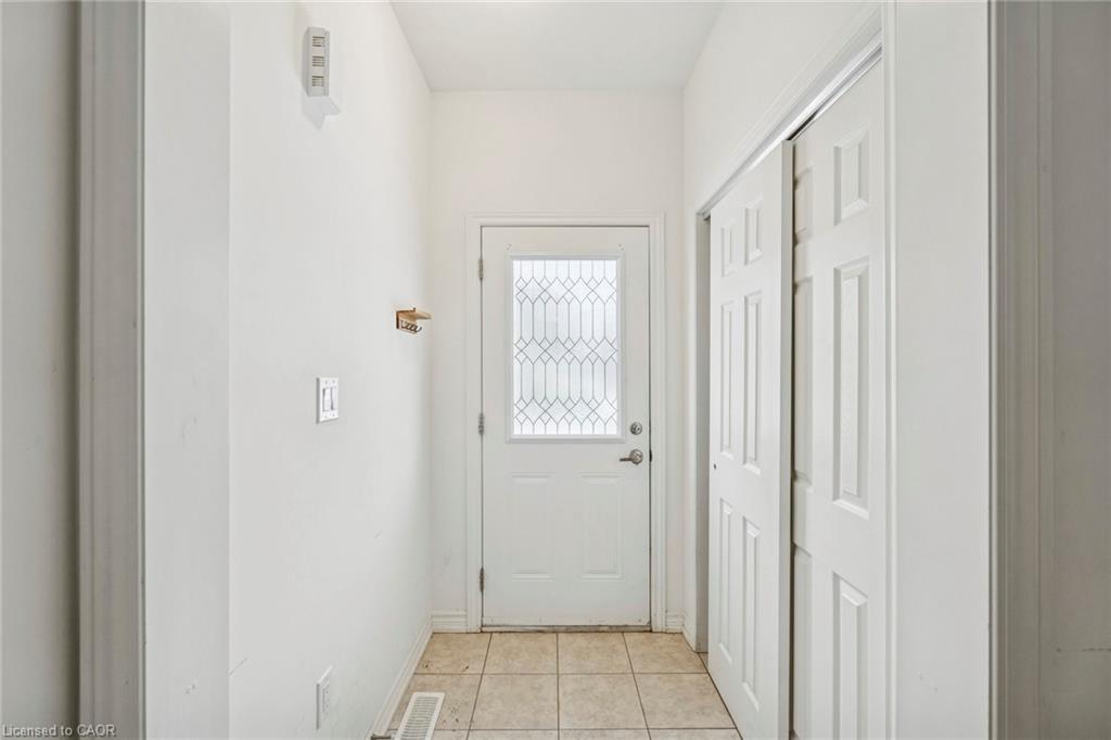 1226 Plato Drive, Fort Erie, ON - Indoor Photo Showing Other Room