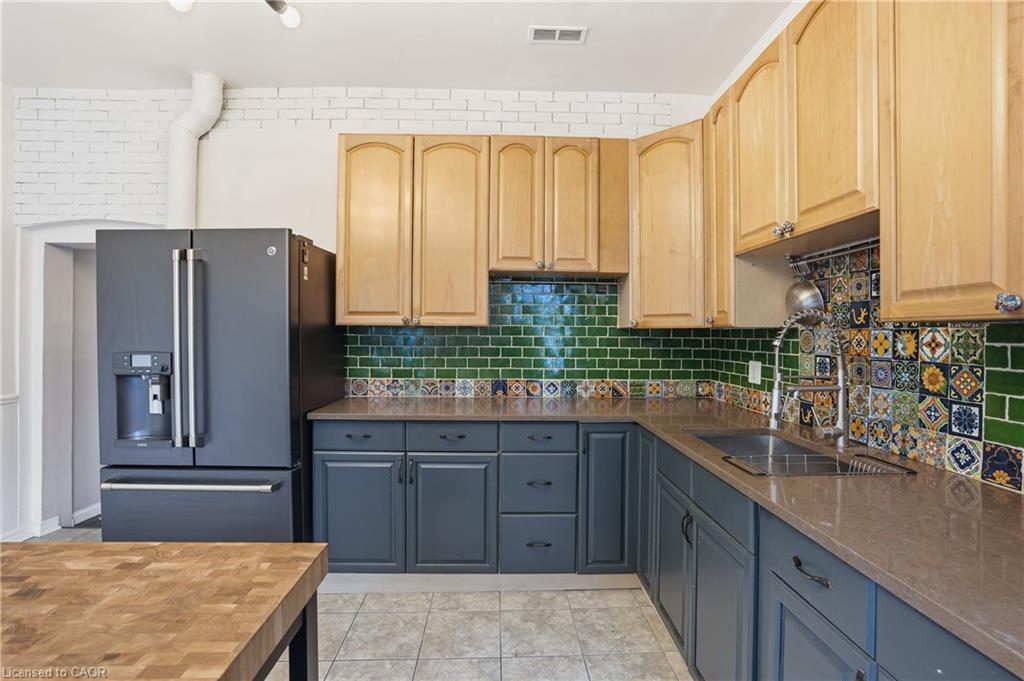 313 Mary Street, Hamilton, ON - Indoor Photo Showing Kitchen With Double Sink