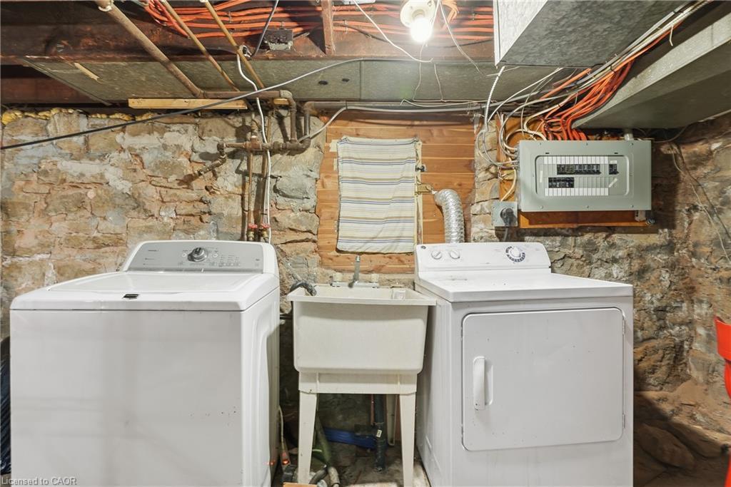 313 Mary Street, Hamilton, ON - Indoor Photo Showing Laundry Room