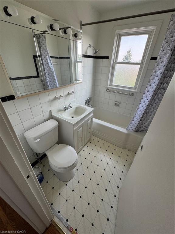 11-1755 King Street, Hamilton, ON - Indoor Photo Showing Bathroom