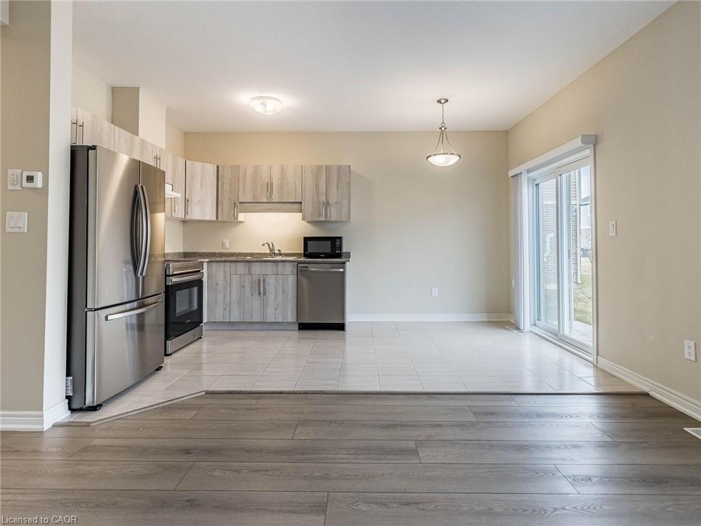 120 Sycamore Street, Welland, ON - Indoor Photo Showing Kitchen