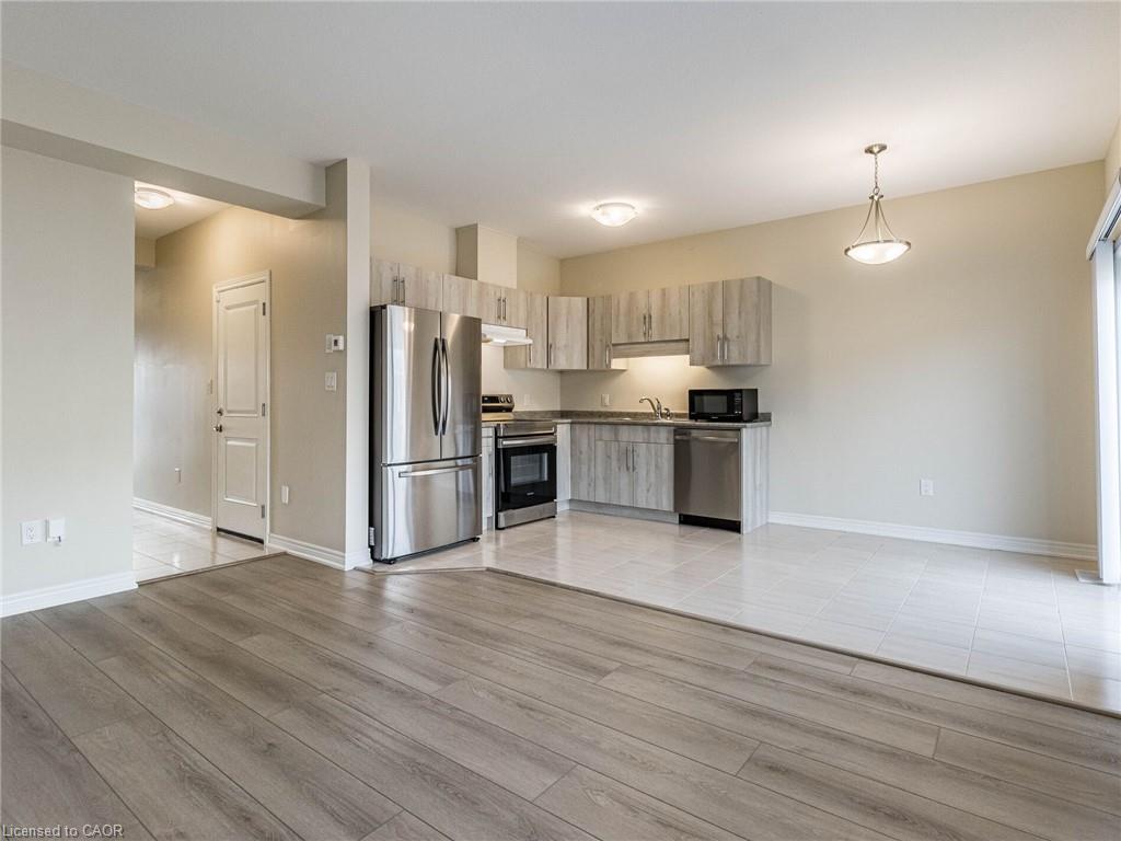 120 Sycamore Street, Welland, ON - Indoor Photo Showing Kitchen