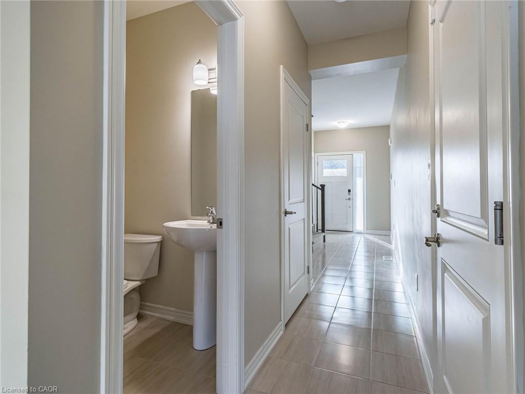 120 Sycamore Street, Welland, ON - Indoor Photo Showing Other Room