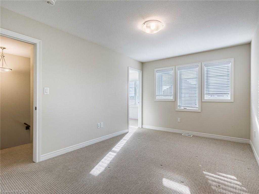 120 Sycamore Street, Welland, ON - Indoor Photo Showing Other Room