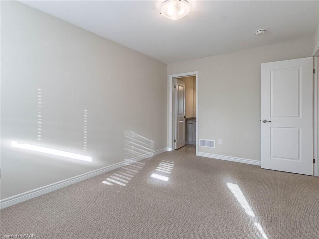 120 Sycamore Street, Welland, ON - Indoor Photo Showing Other Room