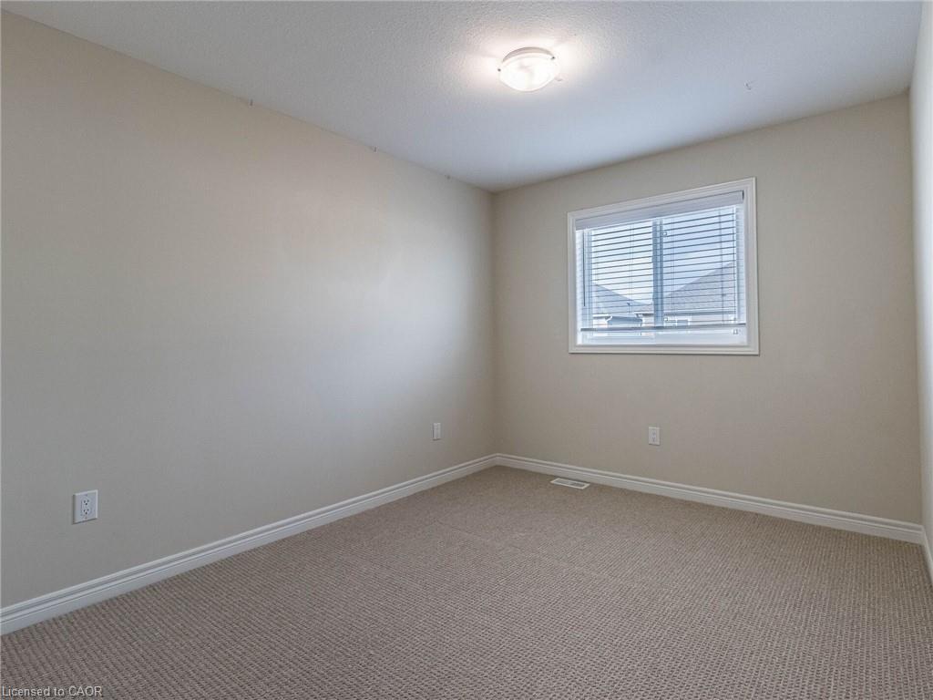 120 Sycamore Street, Welland, ON - Indoor Photo Showing Other Room