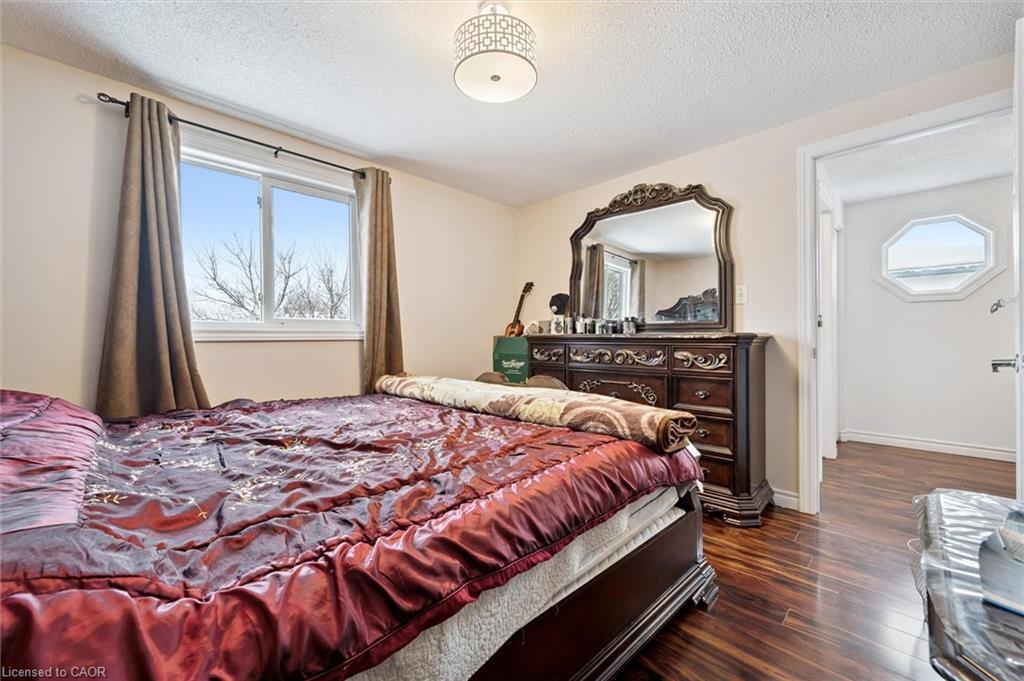 23 Tamvale Crescent, Kitchener, ON - Indoor Photo Showing Bedroom
