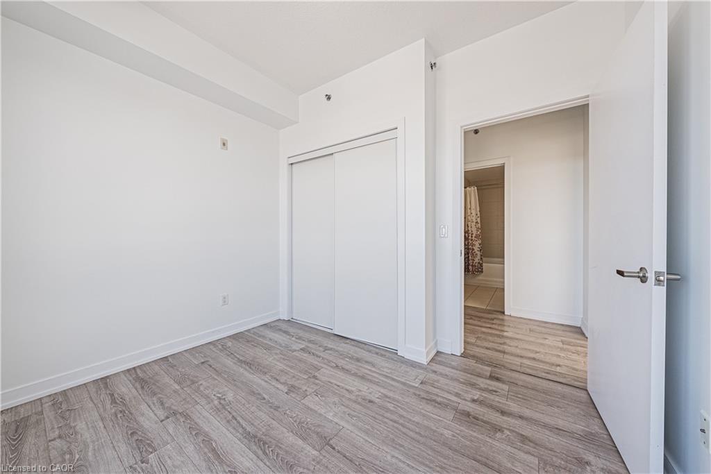 706-2486 Old Bronte Road, Oakville, ON - Indoor Photo Showing Other Room