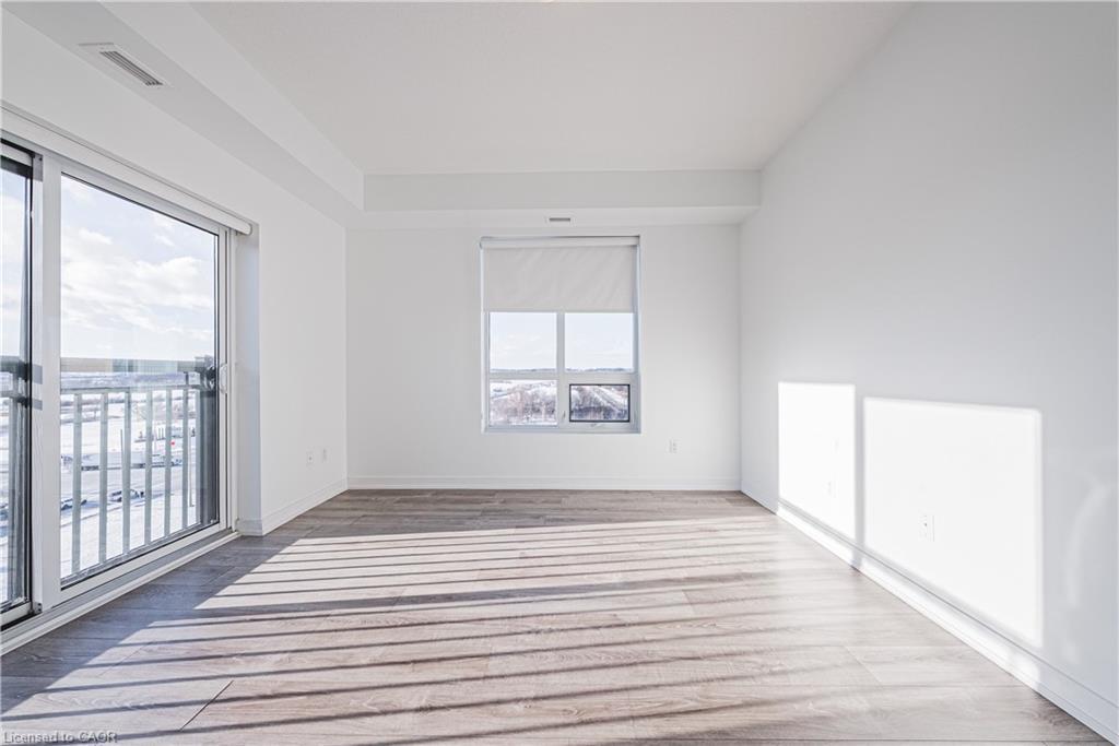 706-2486 Old Bronte Road, Oakville, ON - Indoor Photo Showing Other Room