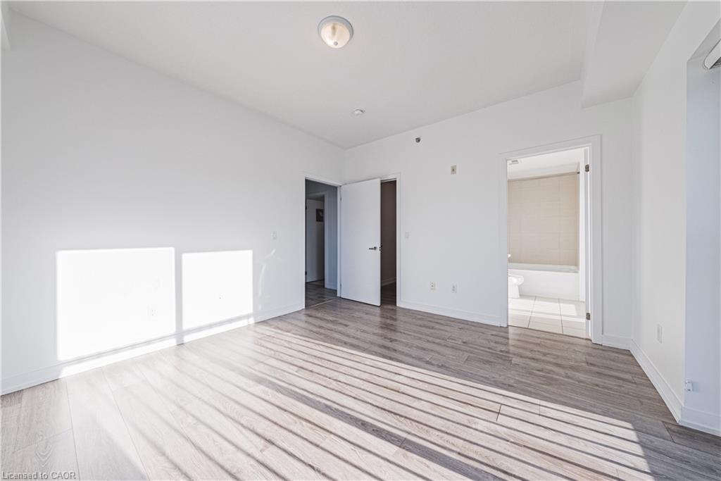 706-2486 Old Bronte Road, Oakville, ON - Indoor Photo Showing Other Room