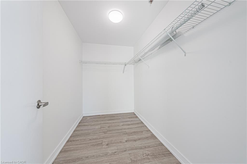 706-2486 Old Bronte Road, Oakville, ON - Indoor