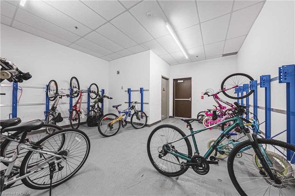 706-2486 Old Bronte Road, Oakville, ON - Indoor