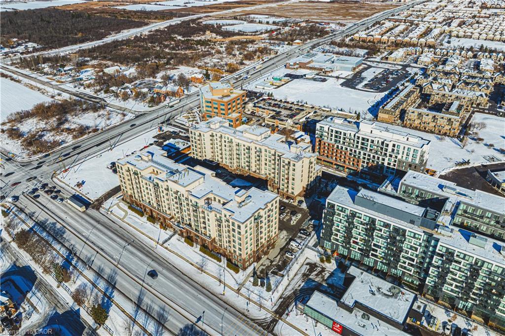 706-2486 Old Bronte Road, Oakville, ON - Outdoor