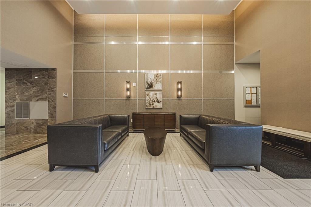 706-2486 Old Bronte Road, Oakville, ON - Indoor