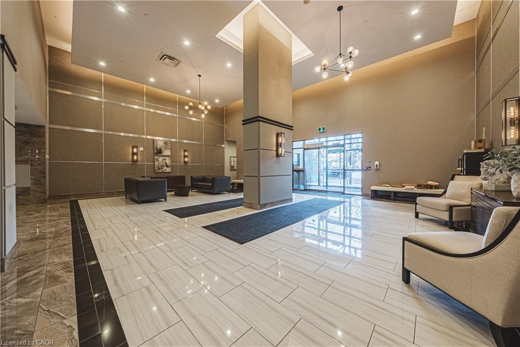 706-2486 Old Bronte Road, Oakville, ON - Indoor Photo Showing Other Room