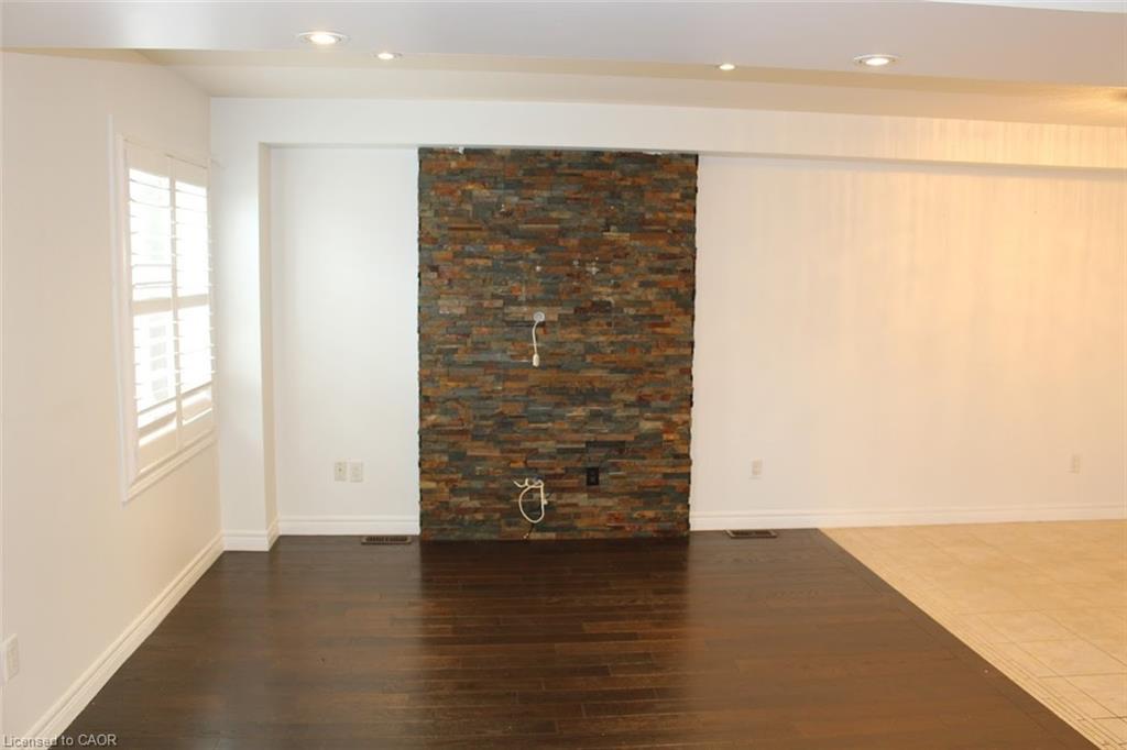 27 Waterbridge Street, Stoney Creek, ON - Indoor Photo Showing Other Room