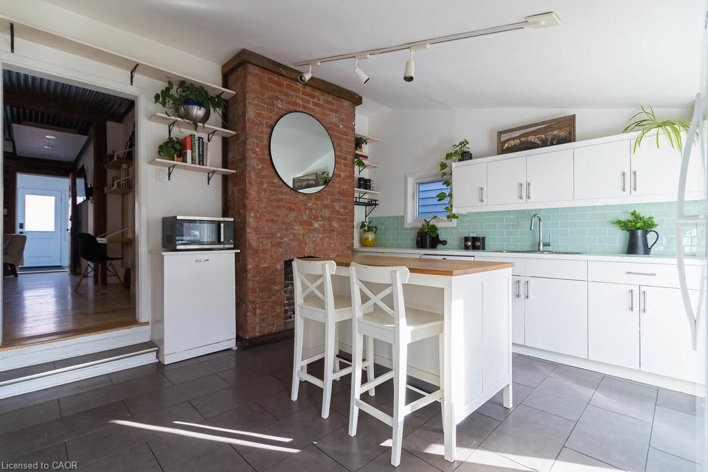 47 Tom Street, Hamilton, ON - Indoor Photo Showing Kitchen