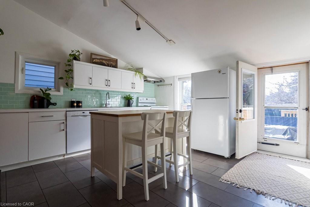 47 Tom Street, Hamilton, ON - Indoor Photo Showing Kitchen