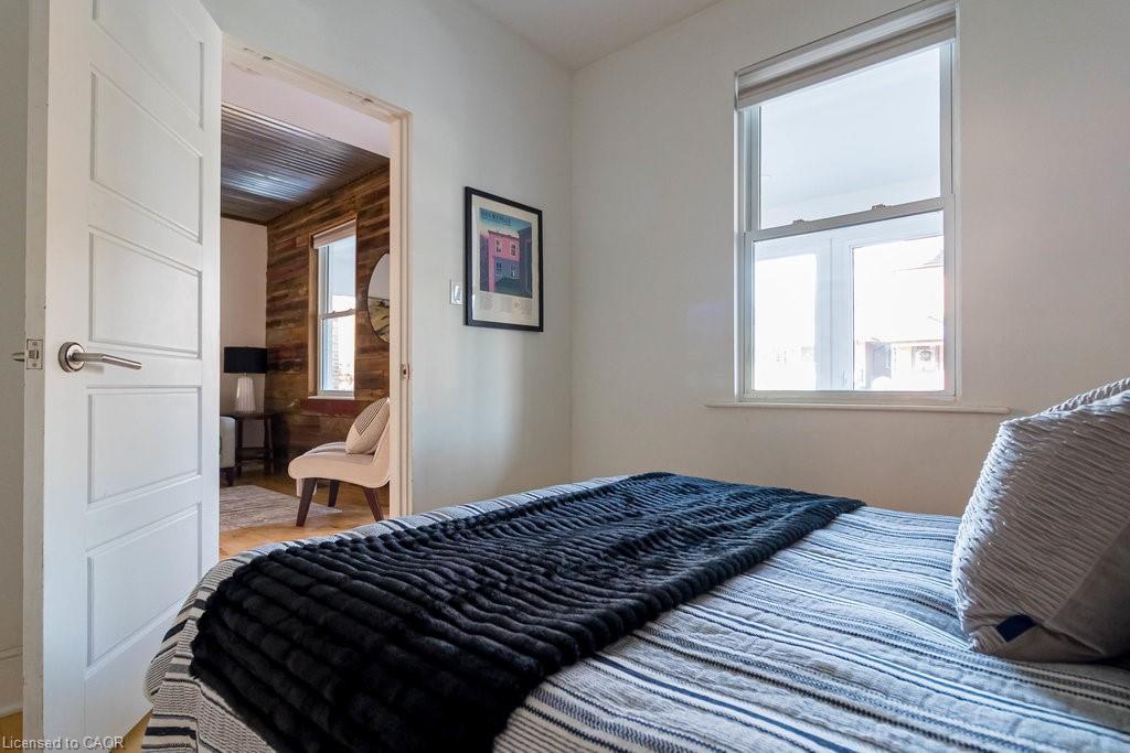 47 Tom Street, Hamilton, ON - Indoor Photo Showing Bedroom