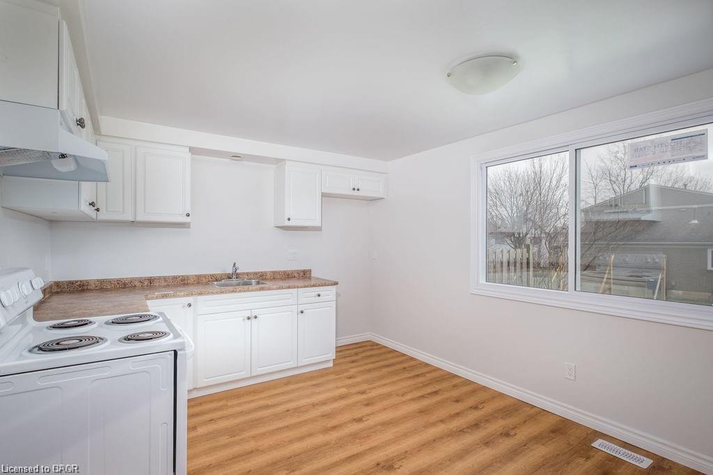 55 Crehan Crescent, Stratford, ON - Indoor Photo Showing Kitchen