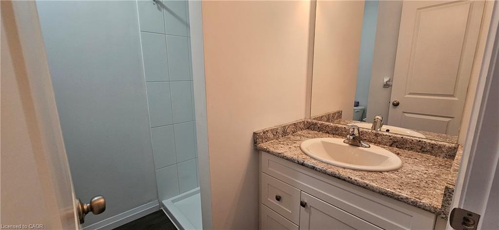 D11-24 Morrison Road, Kitchener, ON - Indoor Photo Showing Bathroom